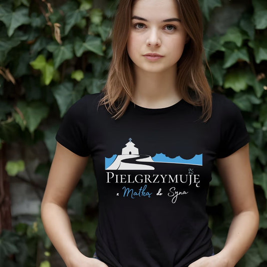Damska koszulka „Pielgrzymuję z Matką do Syna” – lekkość wiary, siła kobiety