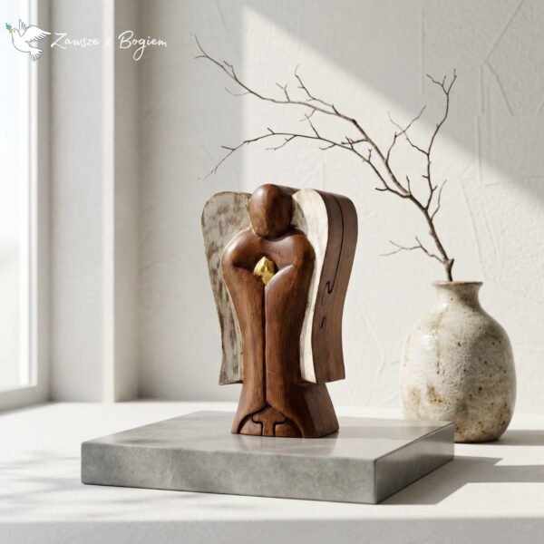 Anioł – Ręcznie Rzeźbiona Skrzyneczka (14 cm)